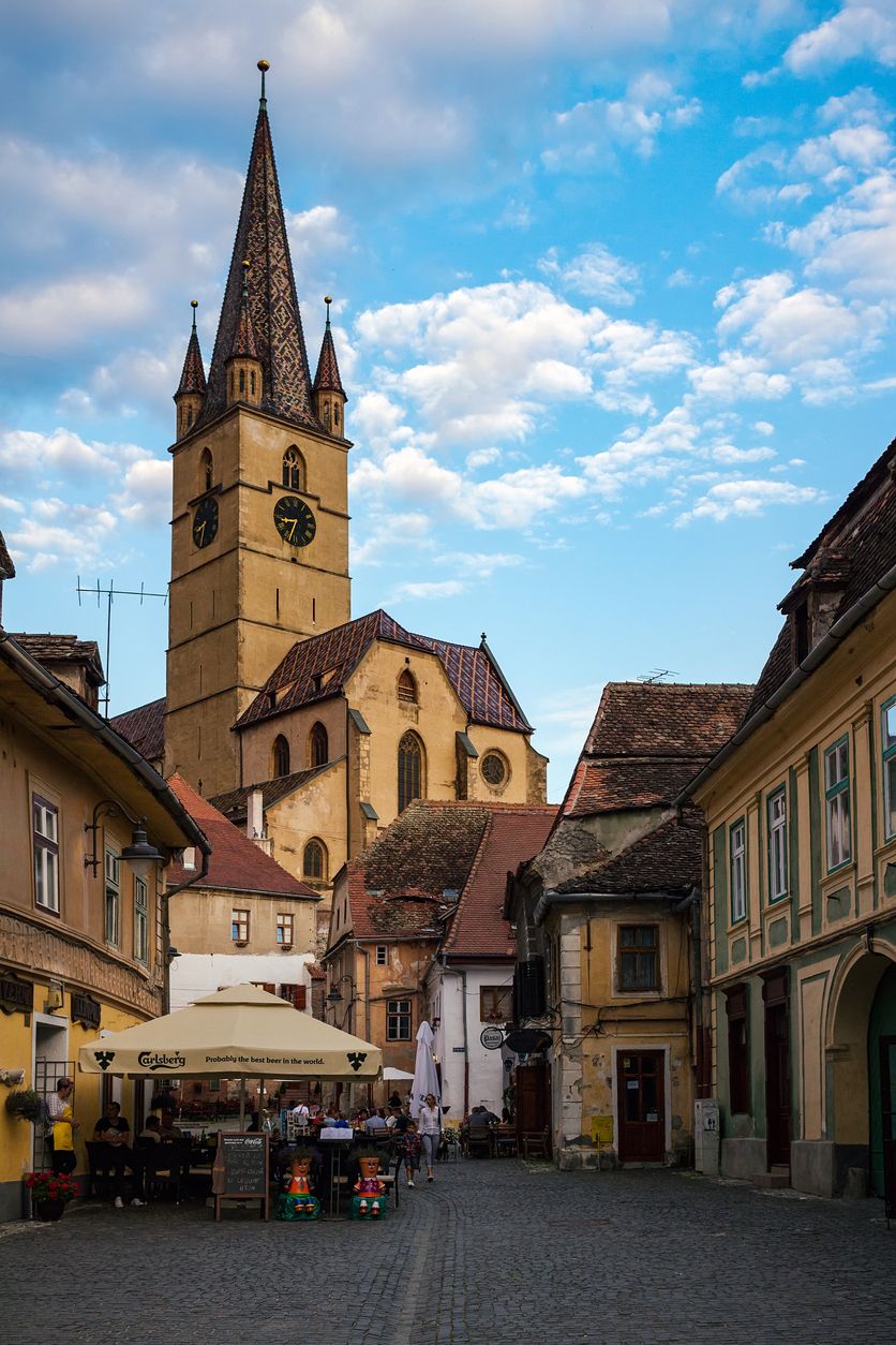 Tiene uno de los centros históricos mejor conservados de Europa del Este.