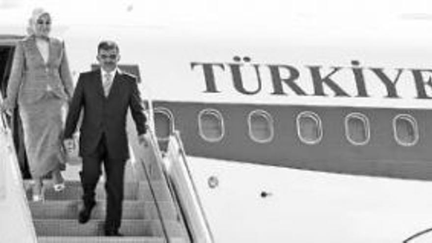 Erdogan planea abrir Turquía al uso del velo y a la enseñanza del kurdo
