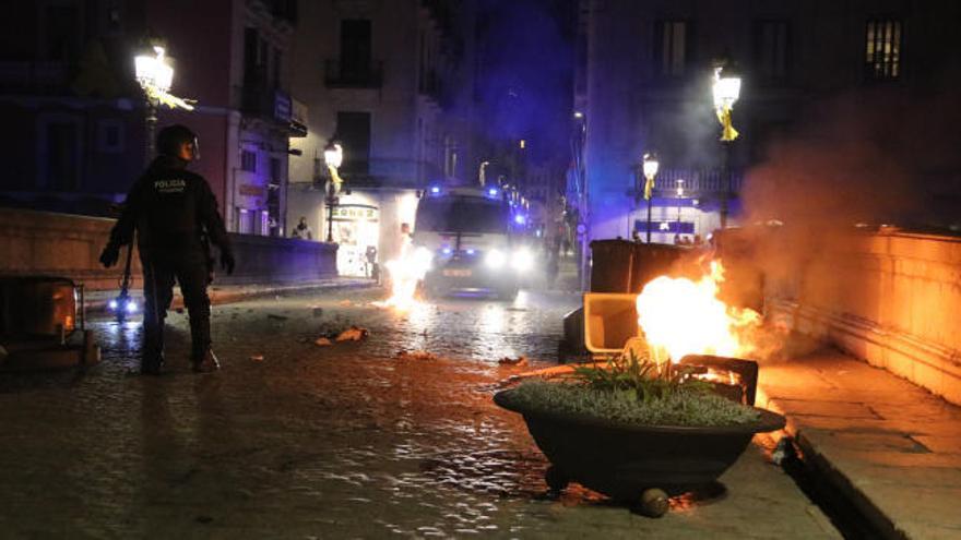 Nova nit d'aldarulls a la ciutat de Girona per l'empresonament de Pablo Hasél