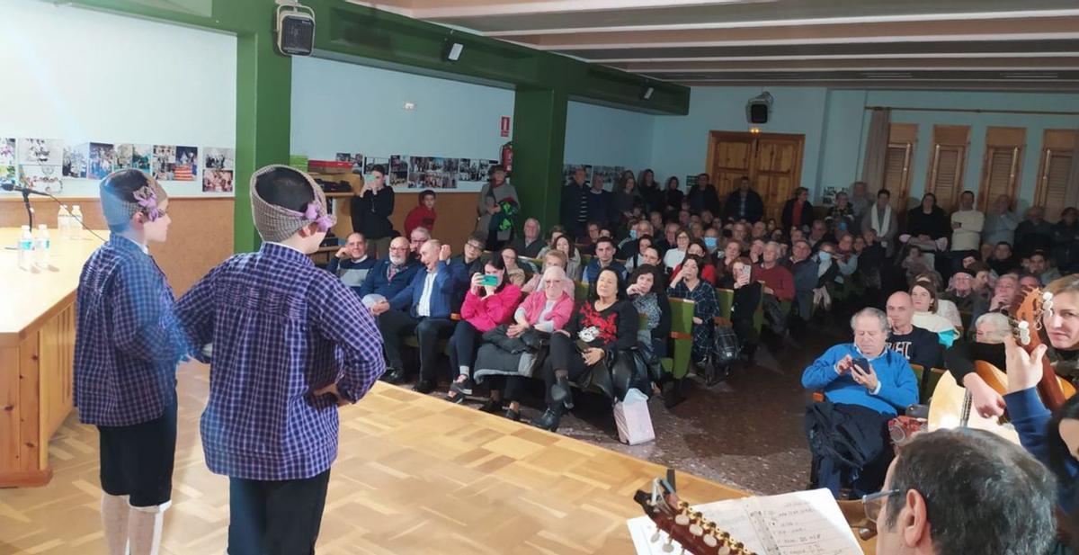 Para finalizar, dos niños joteros de Lécera deleitaron a los asistentes con sus grandes voces.