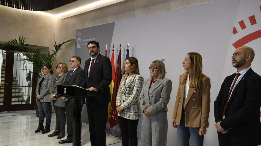 El Ayuntamiento rediseñará las aceras y el firme de la calle Mayor de El Raal