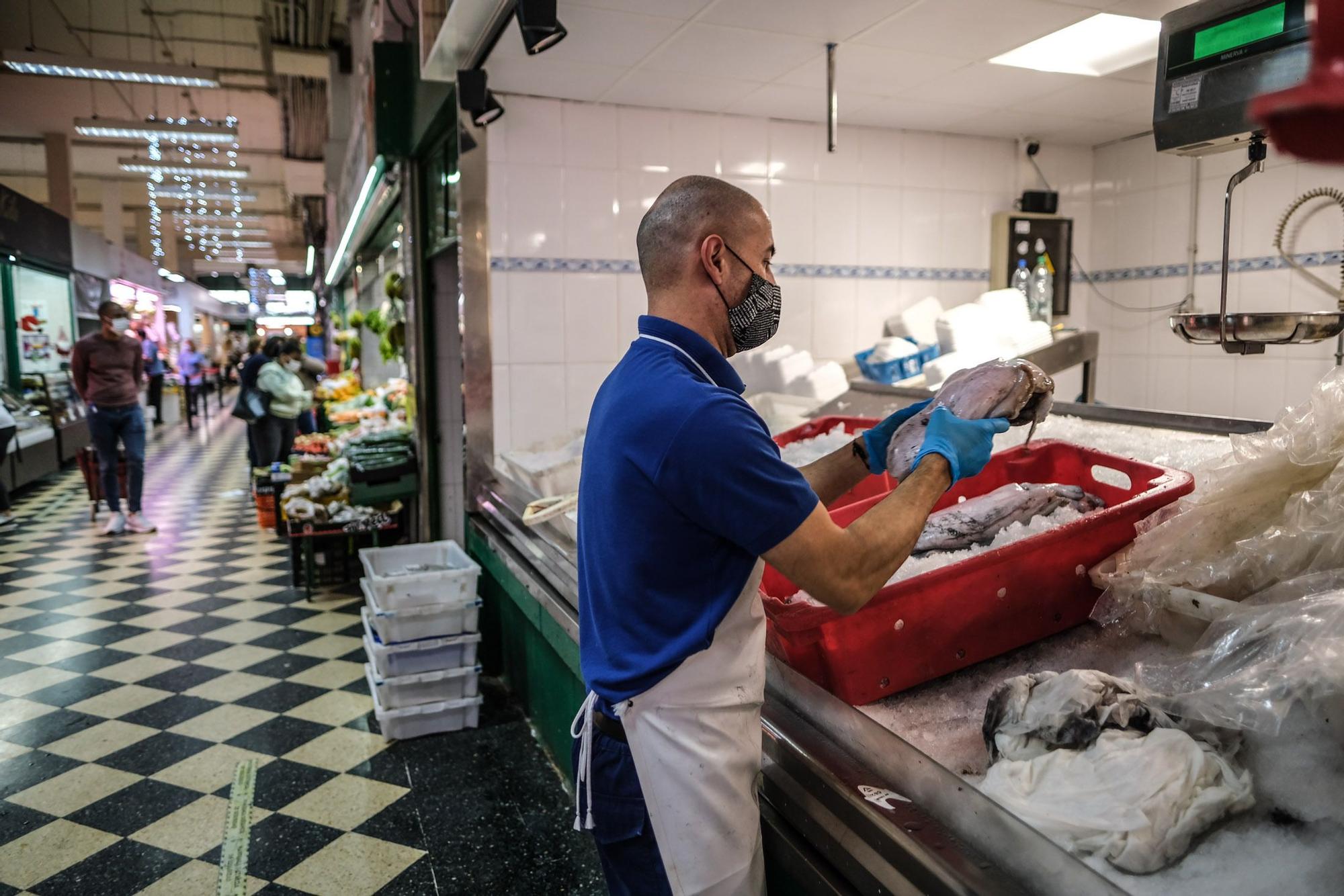 Compras navideñas en el Mercado Central de Las Palmas de Gran Canaria