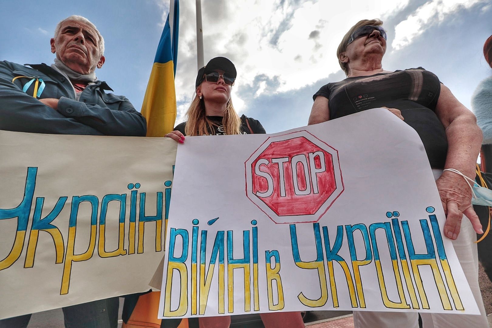 Concentración de ucranianos en Adeje contra la invasión rusa