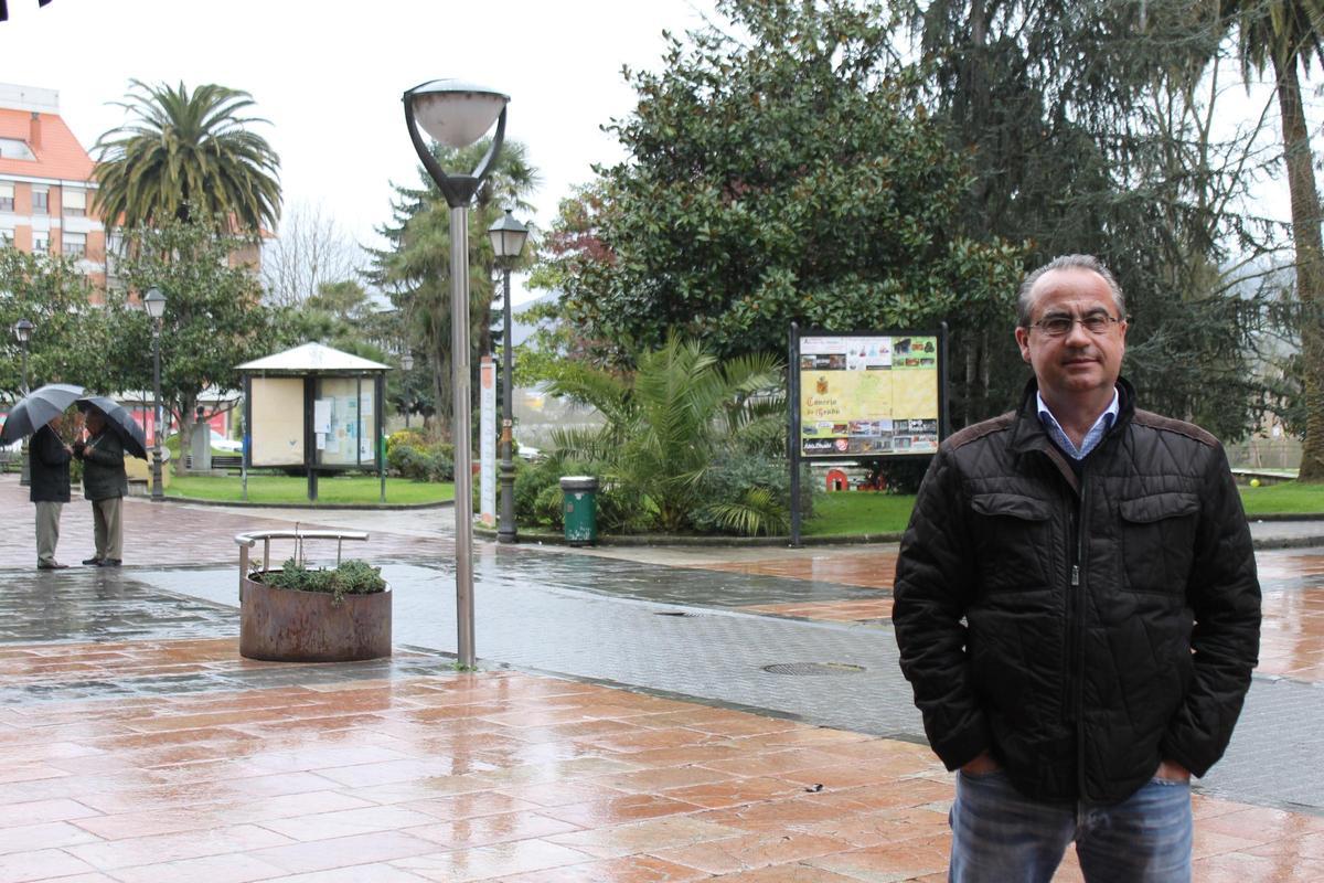 El edil popular, en el parque San Antonio de Grado.
