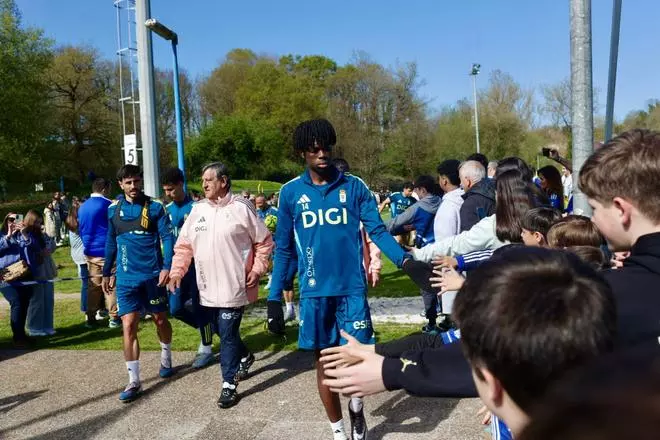FOTOS: Así fue el entrenamiento del Oviedo a puerta abierta en El Requexón