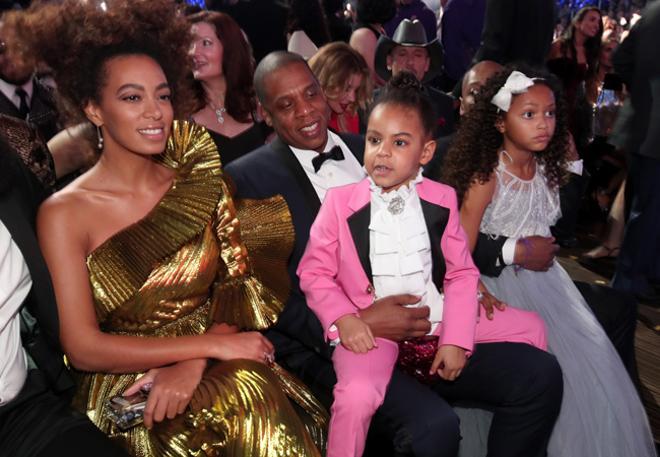 Blue Ivy, Jay y Solange Knowles en los Grammy