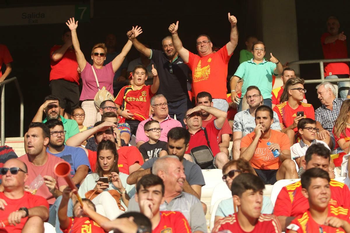 Aficionados en el encuentro de ‘La Rojita’