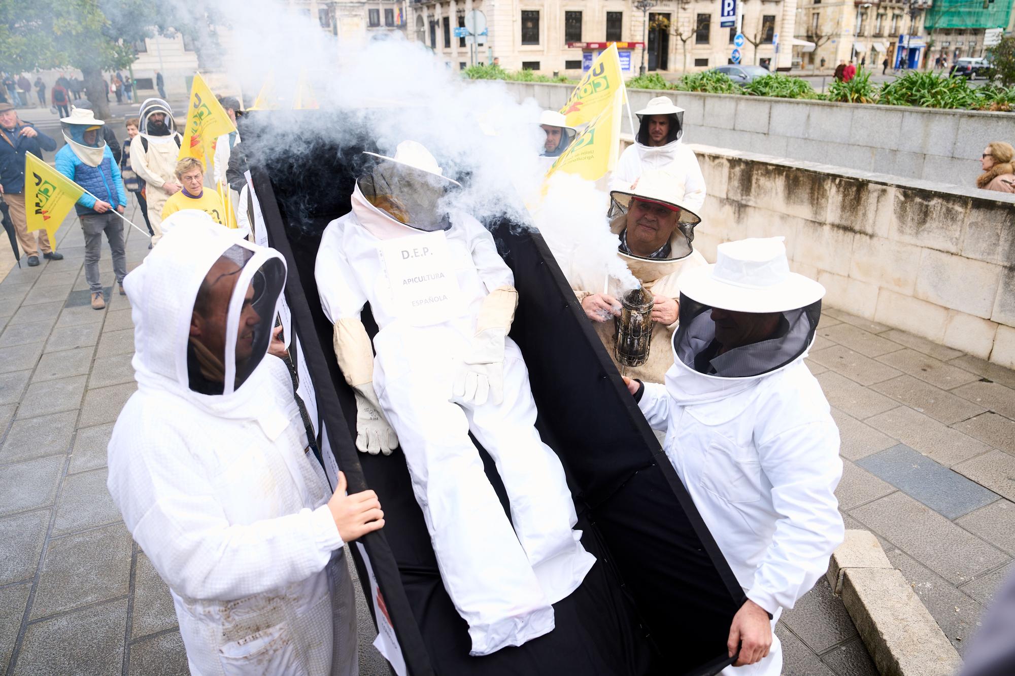 01 FEBRERO 2023;MANIFESTACIÓN;CONCENTRACIÓN;PROTESTA;APICULTURA;ABEJAS;MIEL;