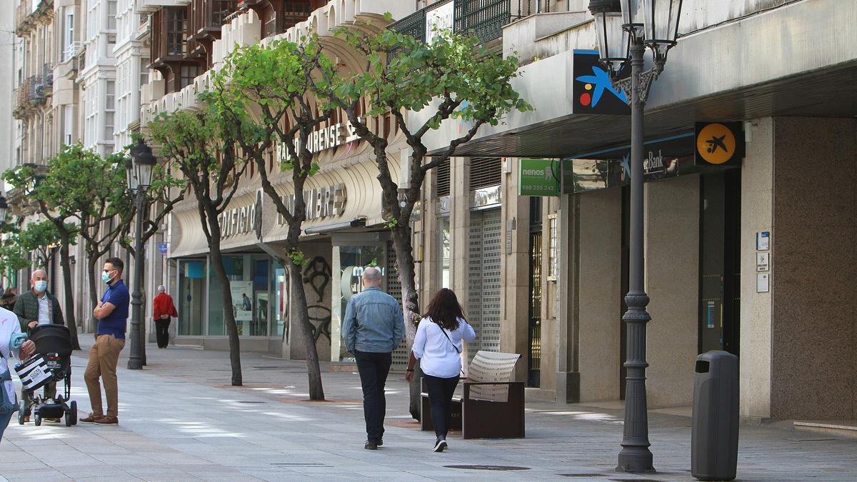 El Paseo, la calle más comercial, ha perdido negocios por la crisis del COVID. // IÑAKI OSORIO