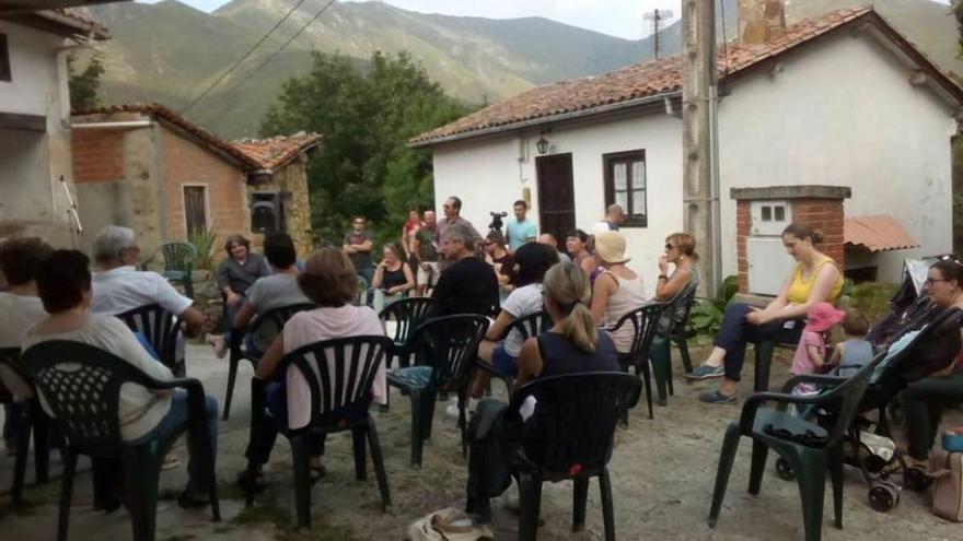 Gran acogida de los Encuentros poéticos de Les Cuerries, en Piloña