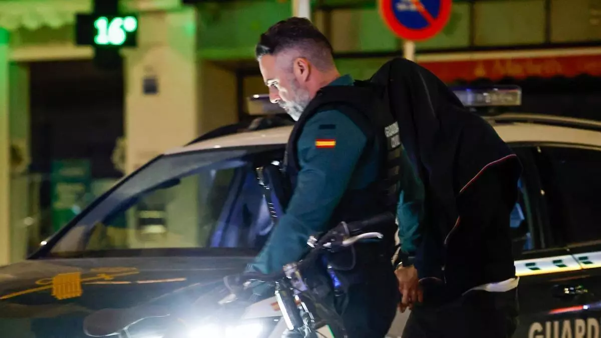 El detenido por matar a su vecino en Catarroja alega que la escopeta se disparó accidentalmente en un forcejeo