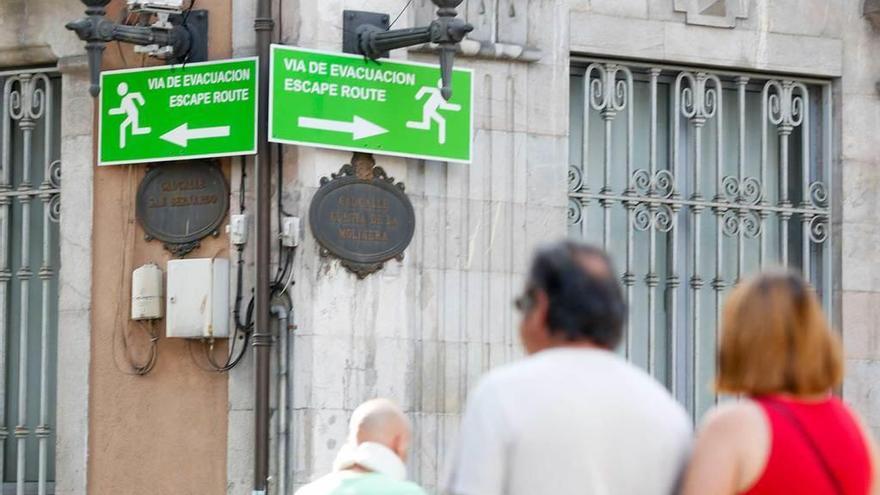 Avilés estrena en las fiestas señales para evacuar las calles en casos de emergencia