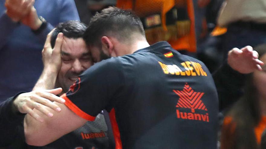 Rafa Martínez, tras ganar el título en La Fonteta.