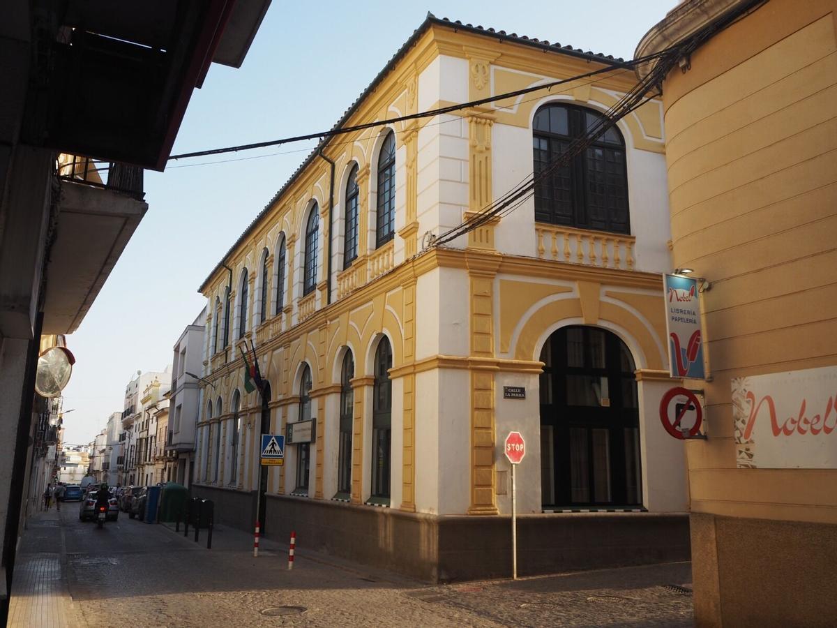 Fachada del conservatorio de música de Montilla.