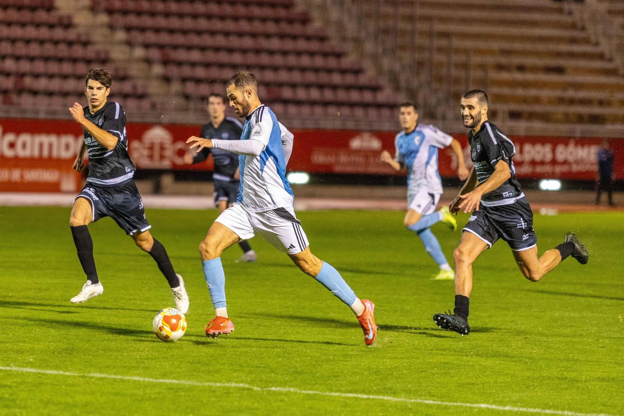Agónico triunfo del Compostela ante el Noya