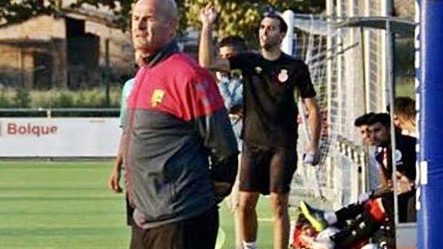 Salvador Jaspe, a la banqueta del Llagostera B.