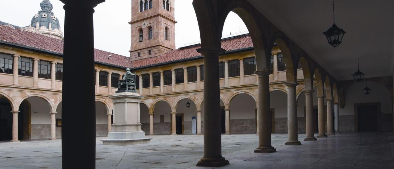 El patio del edificio histórico de la Universidad de Oviedo. | LNE