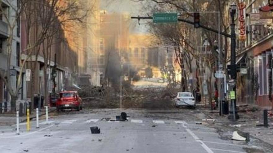 Explosión en el centro de Nashville en Navidad