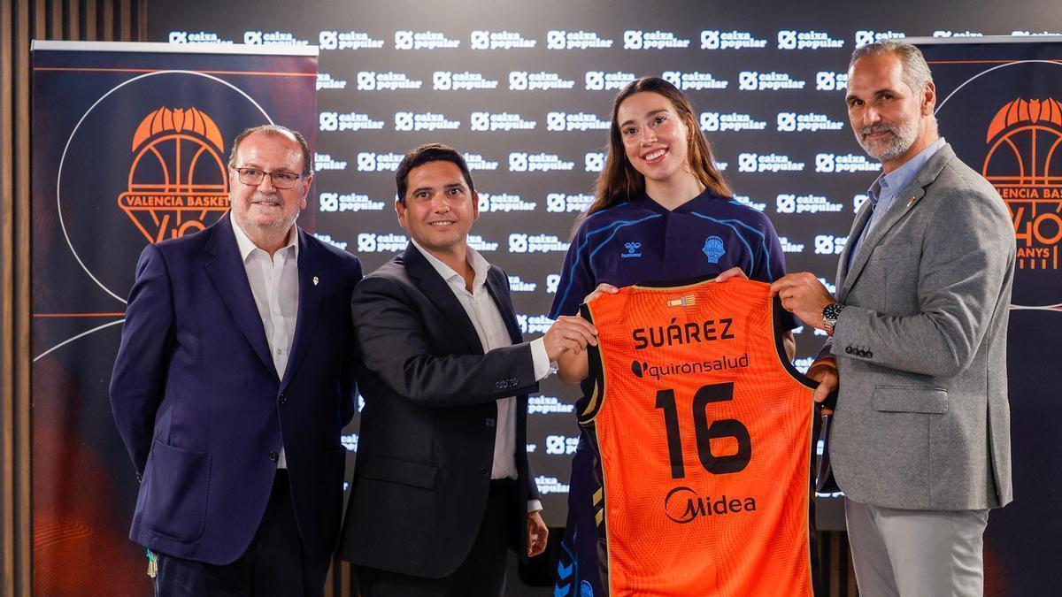 Presentación de Marta Suárez con el Valencia Basket