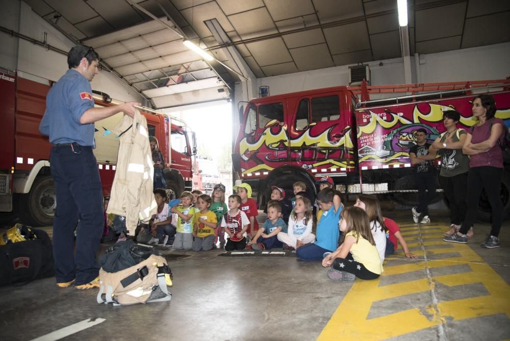 Infants visiten el Parc de Bombers de Manresa