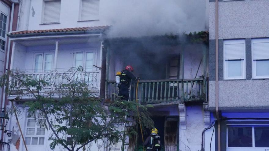 Un cortocircuito provoca un incendio en la plaza Enrique IV