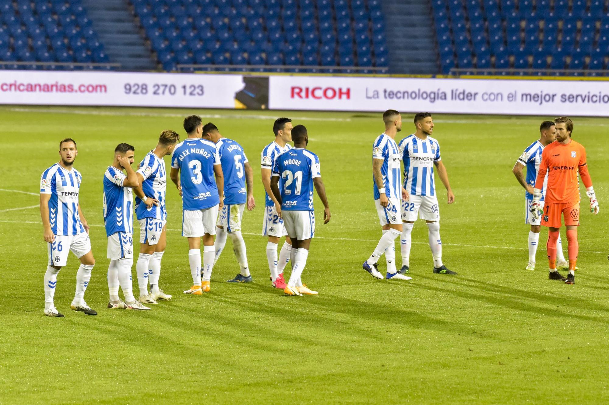 El partido del derbi UD Las Palmas - CD Tenerife, en imágenes