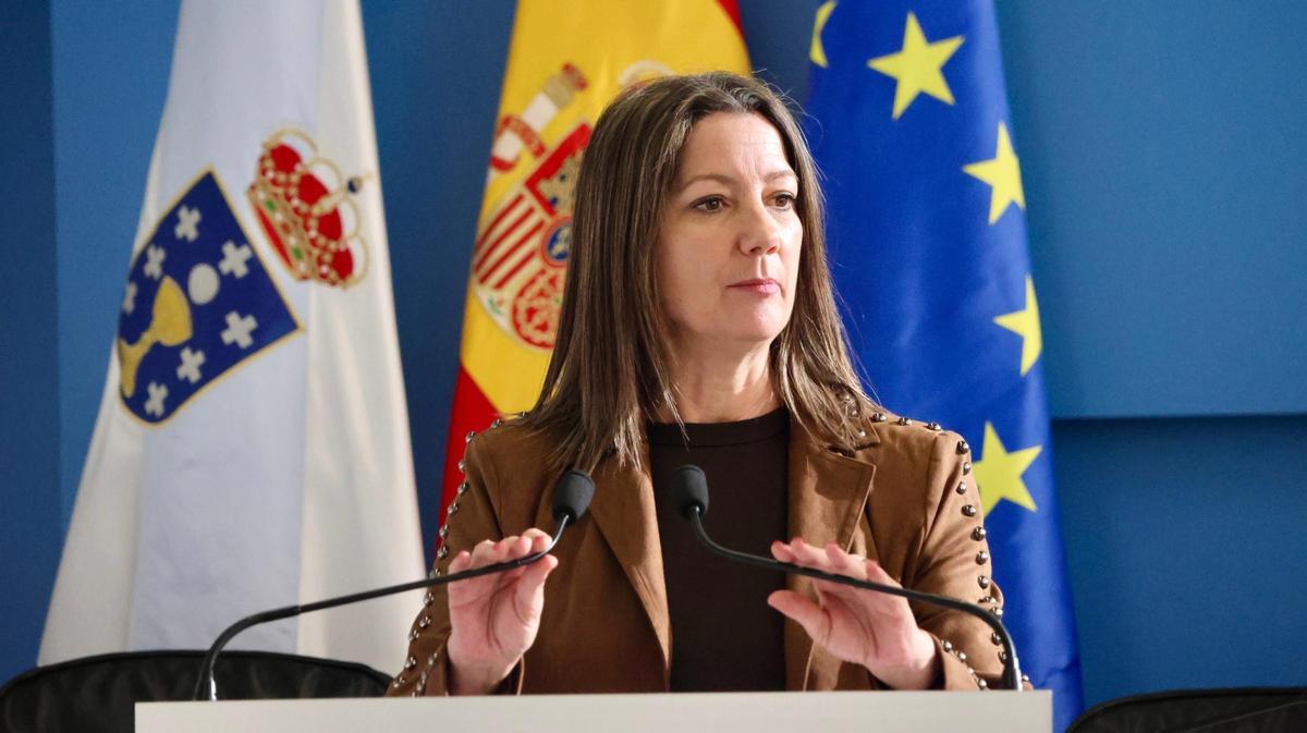 Lara Méndez esta mañana en rueda de prensa tras la junta de portavoces en el Parlamento gallego