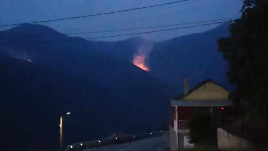 El incendio registrado en Andeo.