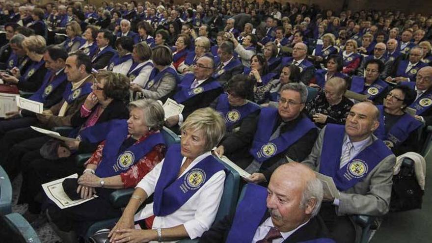 Monago: &quot;Los alumnos de la Uex de los Mayores son un ejemplo de inconformismo&quot;