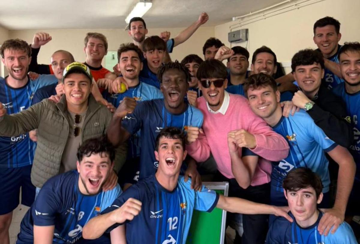 El Bellcaire celebra la victòria al vestidor.