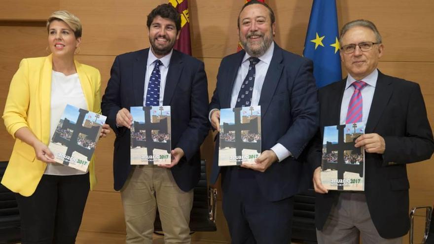 Noelia Arroyo, López Miras, Juan Antonio de Heras y Arturo Andreu, ayer, en San Esteban.