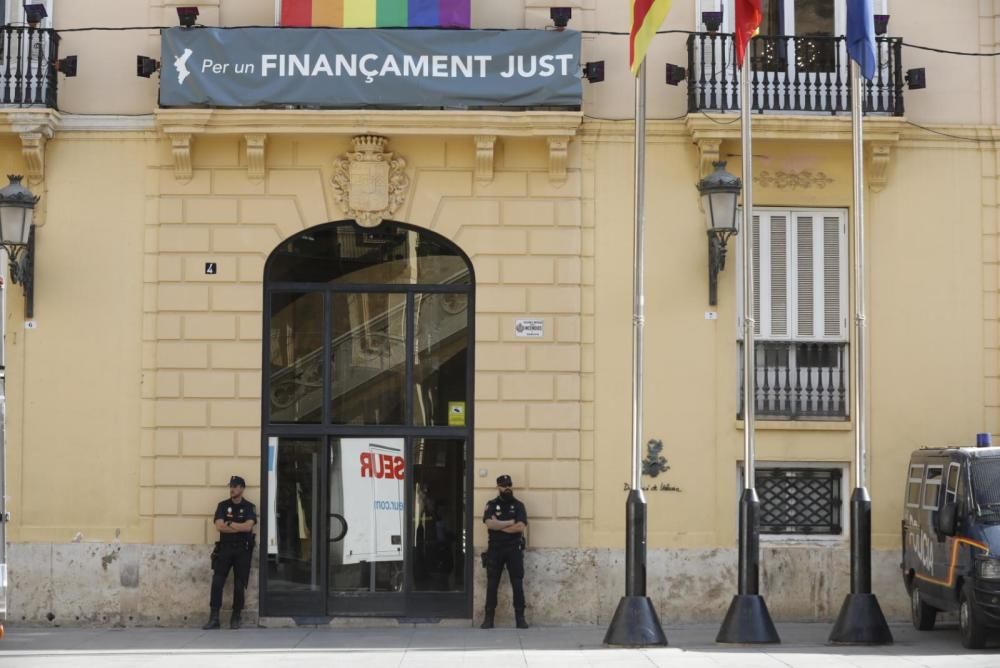 La Policía registra desde primera hora de hoy la Diputación de Valencia.