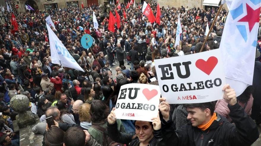 Día das Letras Galegas | Miles de persoas saen á rúa en toda Galicia para gritar &#039;Máis que nunca, Queremos Galego!&#039;