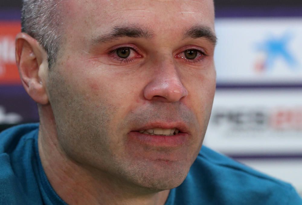 Iniesta, durante su rueda de prensa de despedida