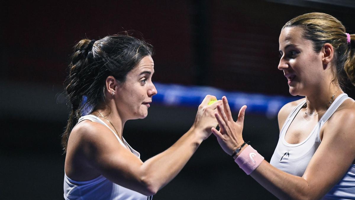 Josemaría y Sánchez chocan manos tras ganar un punto en La Rioja. Josemaría y Sánchez chocan manos tras ganar un punto en La Rioja.