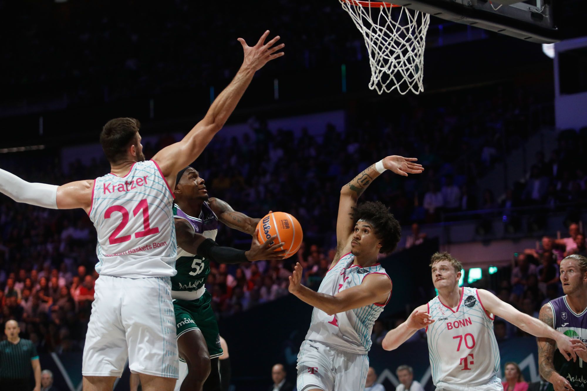 El Unicaja - Telekom Bonn, semifinal de la BCL, en imágenes