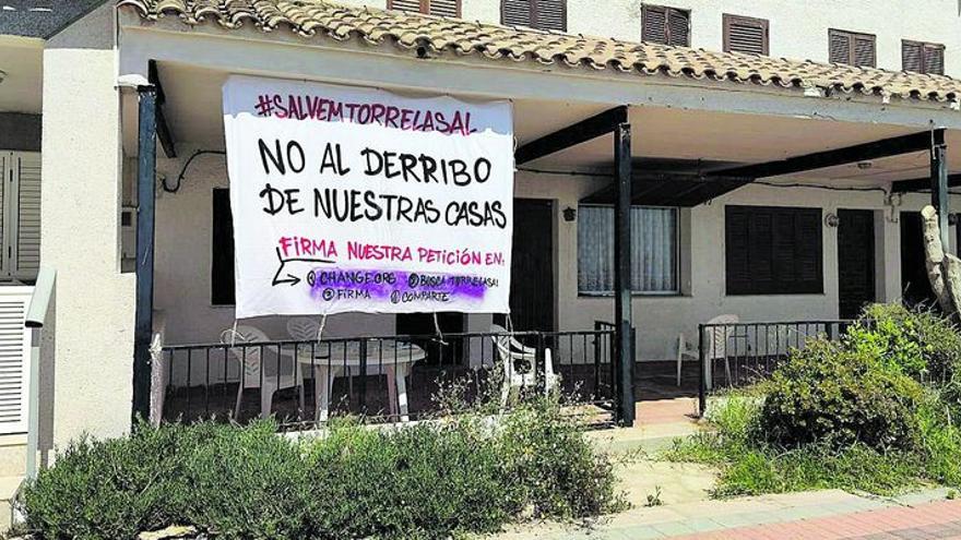 Los vecinos de Torre la Sal lucharán para no perder sus casas