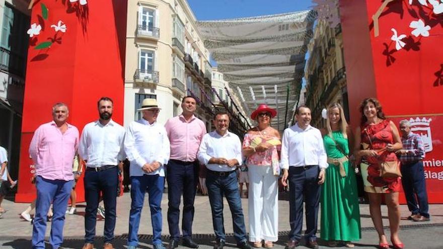 El consejero de Turismo y Deportes, Javier Fernández, visita la Feria