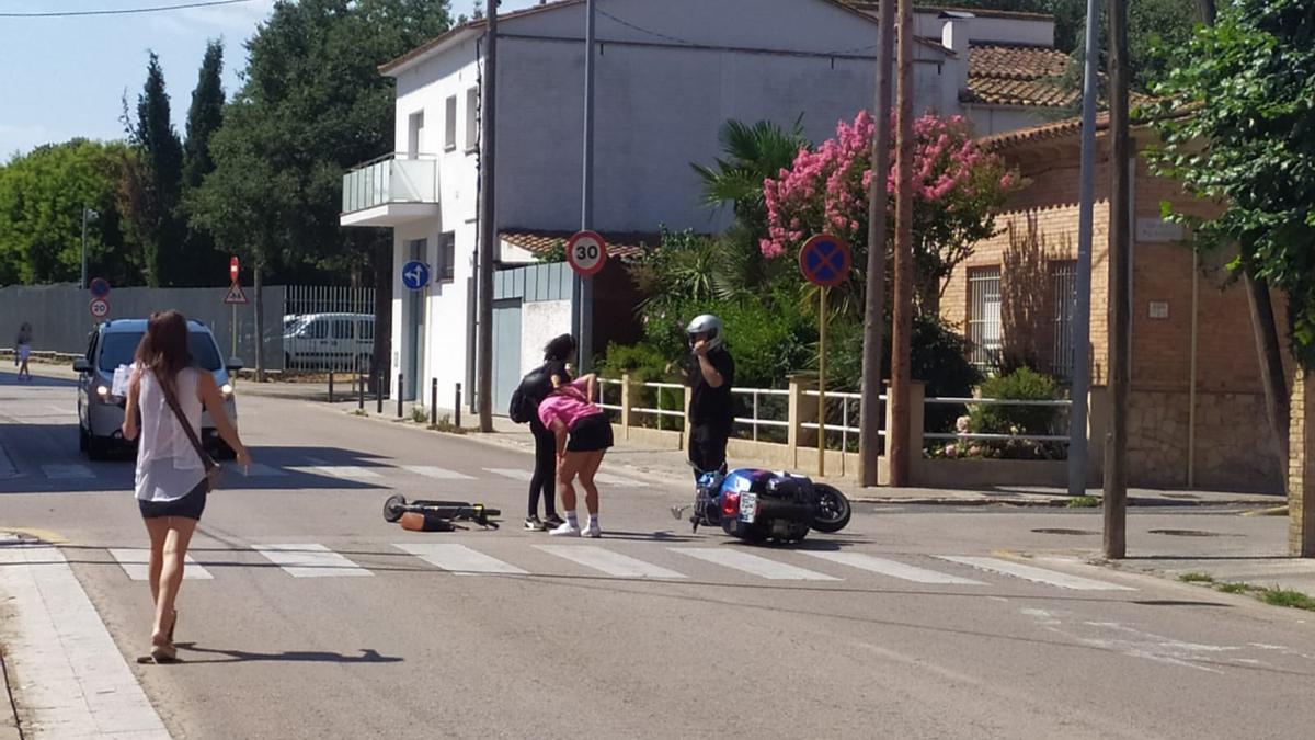 L&#039;accident de trànsit entre un patinet i una moto a Salt