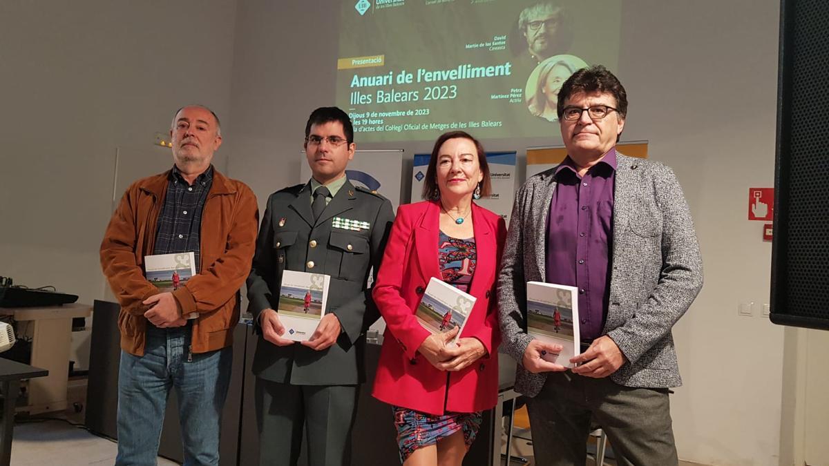 Josep Antoni Tur, David Navarro, Carmen Orte y Francisco Perales en la presentación del Anuari de l'Envelliment