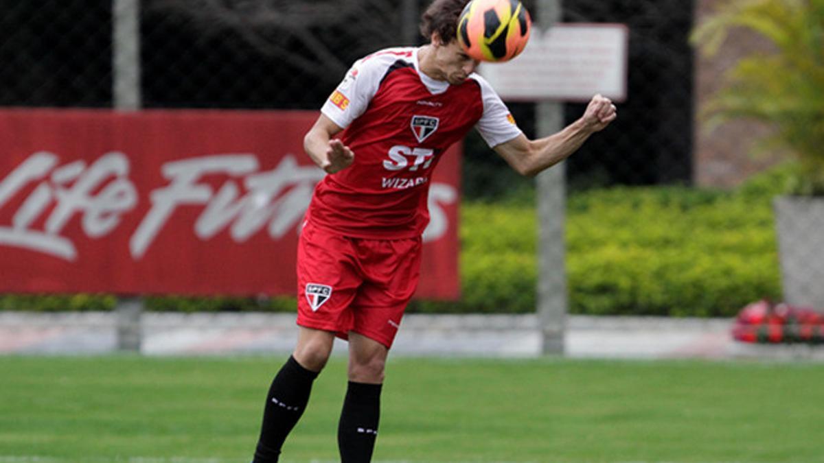 Rodrigo Caio juega en el Sao Paulo