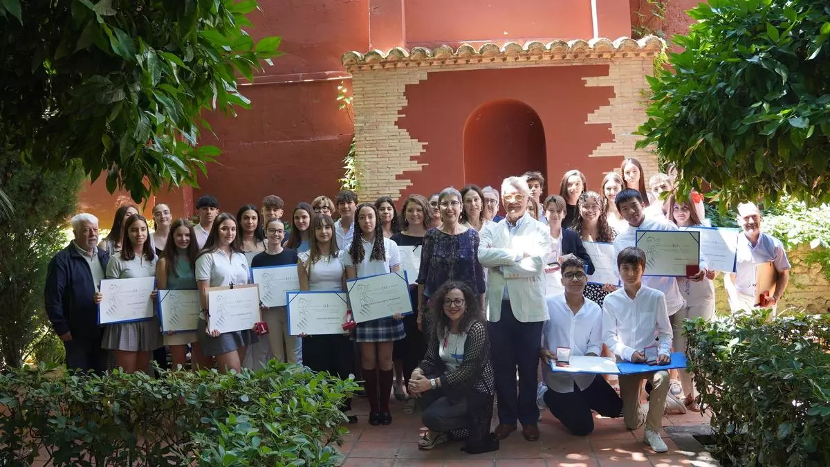 Participa en el concurs escolar 'Els drets humans davant els reptes del món actual'