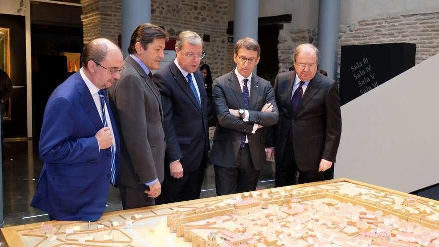 Lambán, Fernández, Silván, Feijóo y Vicente Herrera, en una cumbre en León.