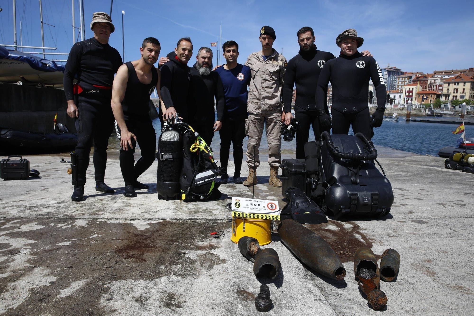 En imágenes: Así fueron las labores de desactivación de tres obuses en la costa de Gijón