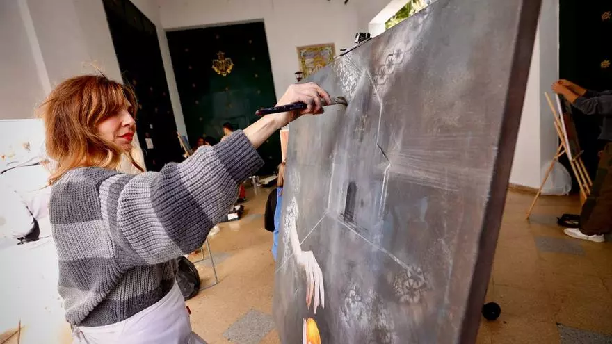 El jurado del concurso de pintura de Romero de Torres valora la calidad de las obras presentadas