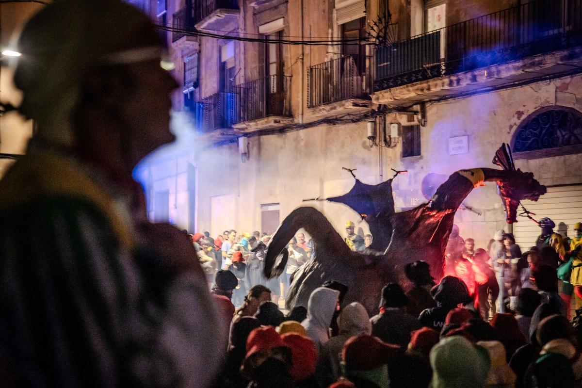 El Correfoc tanca amb un espectacle de foc i de gent la Festa Major de Manresa