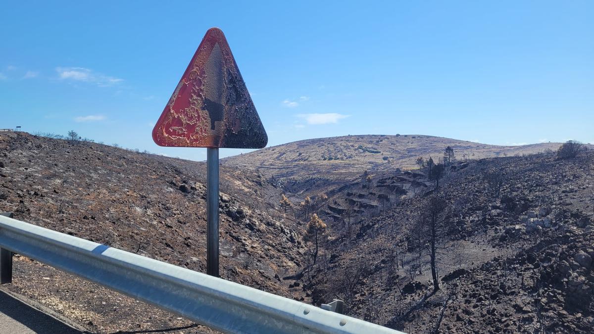 Las carreteras del entorno del Palancio sufren desperfectos por el incendio.