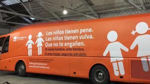 Imagen del autobús de Hazte Oír contra los niños transexuales. 