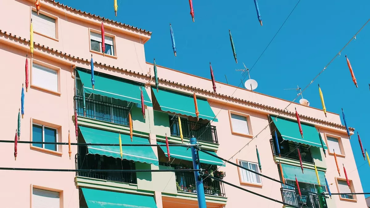 Jordi Martí, arquitecto, sobre tener un toldo verde: "No te protege bien del calor"