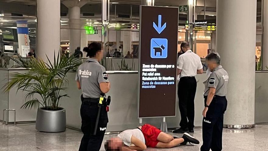Randalierer, Raucher, Betrunkene: Immer mehr Zwischenfälle mit Passagieren am Flughafen Mallorca